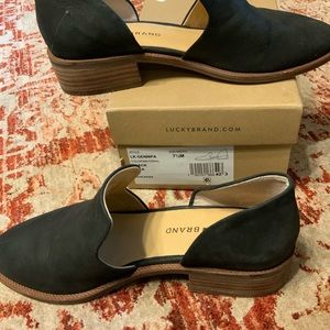 Lucky Brand Gennifa Loafers Flats w/side cut out 7.5